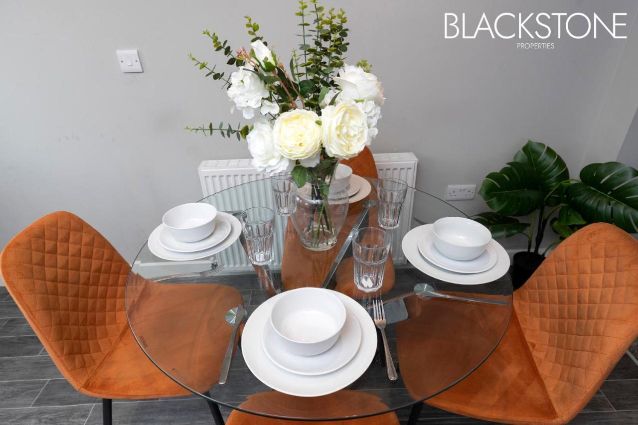 Champagne House - 4 Bed Property Plus 2 Sofa Beds By Bpne Darlington  Extérieur photo