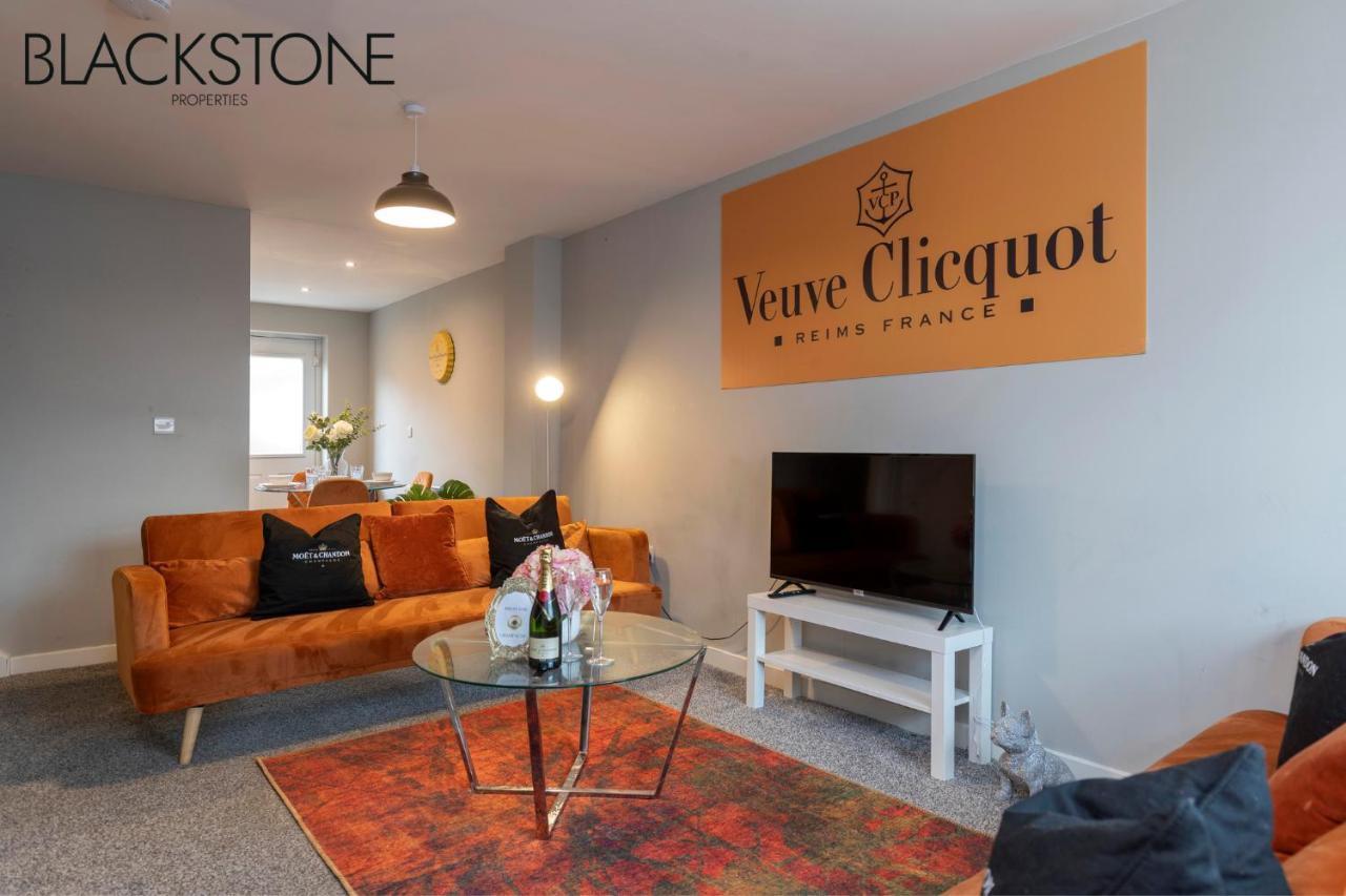 Champagne House - 4 Bed Property Plus 2 Sofa Beds By Bpne Darlington  Extérieur photo