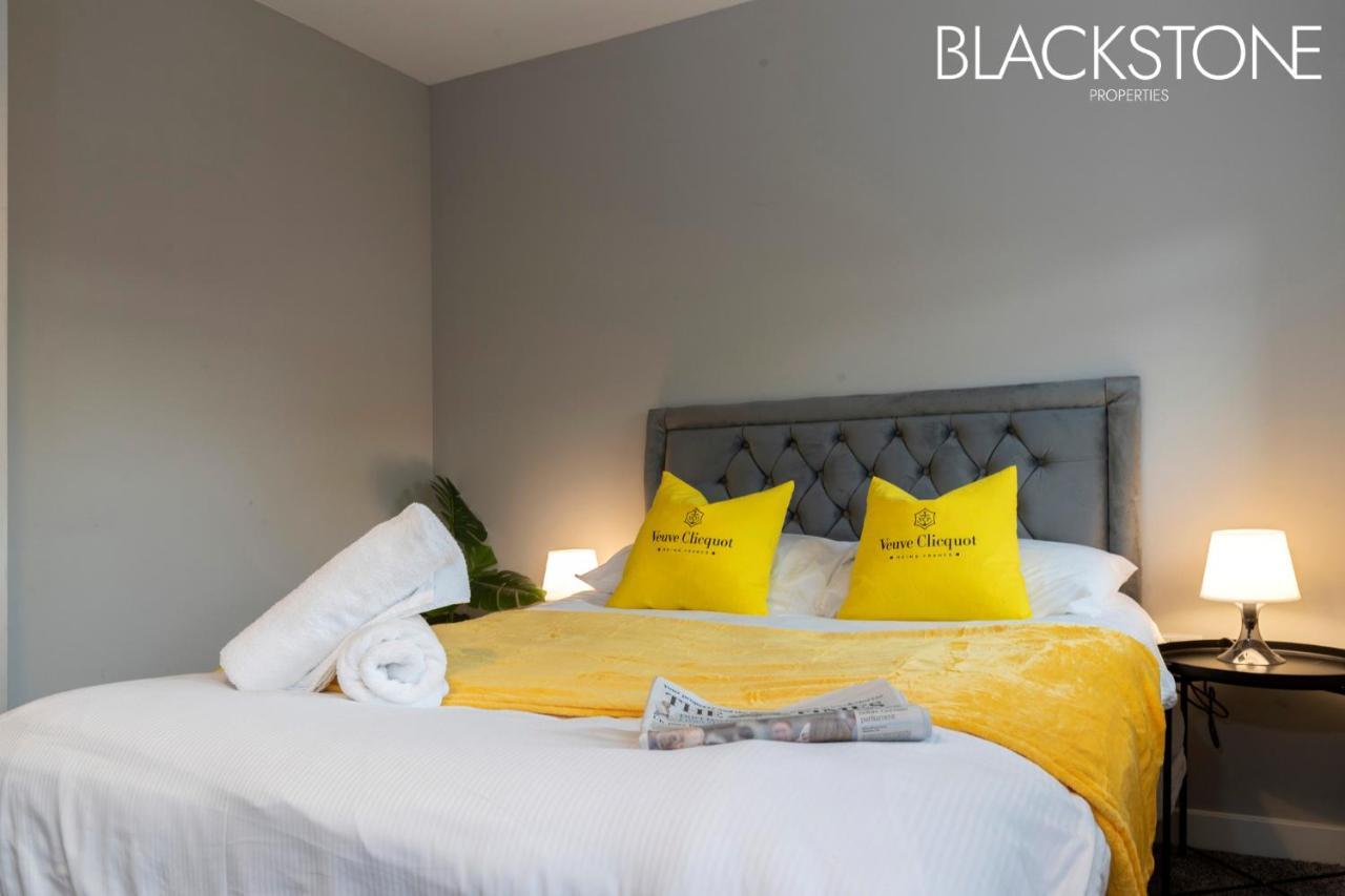 Champagne House - 4 Bed Property Plus 2 Sofa Beds By Bpne Darlington  Extérieur photo