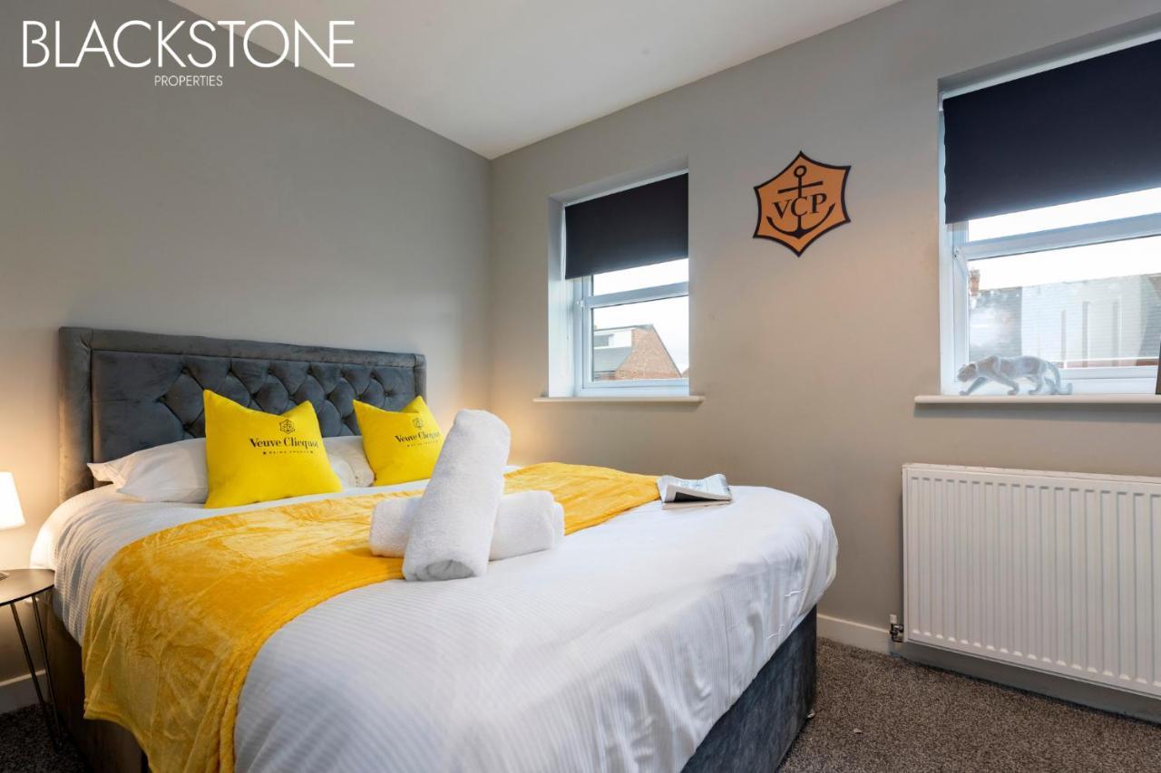 Champagne House - 4 Bed Property Plus 2 Sofa Beds By Bpne Darlington  Extérieur photo