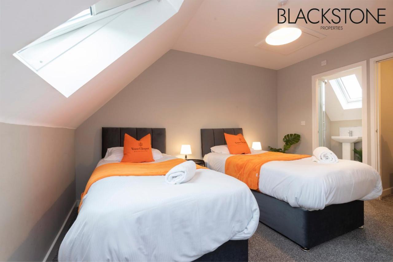 Champagne House - 4 Bed Property Plus 2 Sofa Beds By Bpne Darlington  Extérieur photo