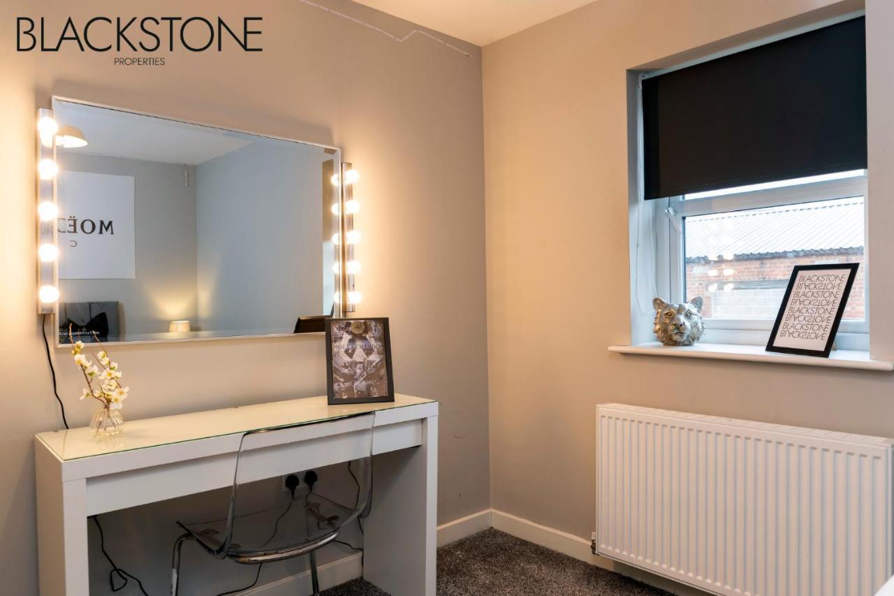 Champagne House - 4 Bed Property Plus 2 Sofa Beds By Bpne Darlington  Extérieur photo