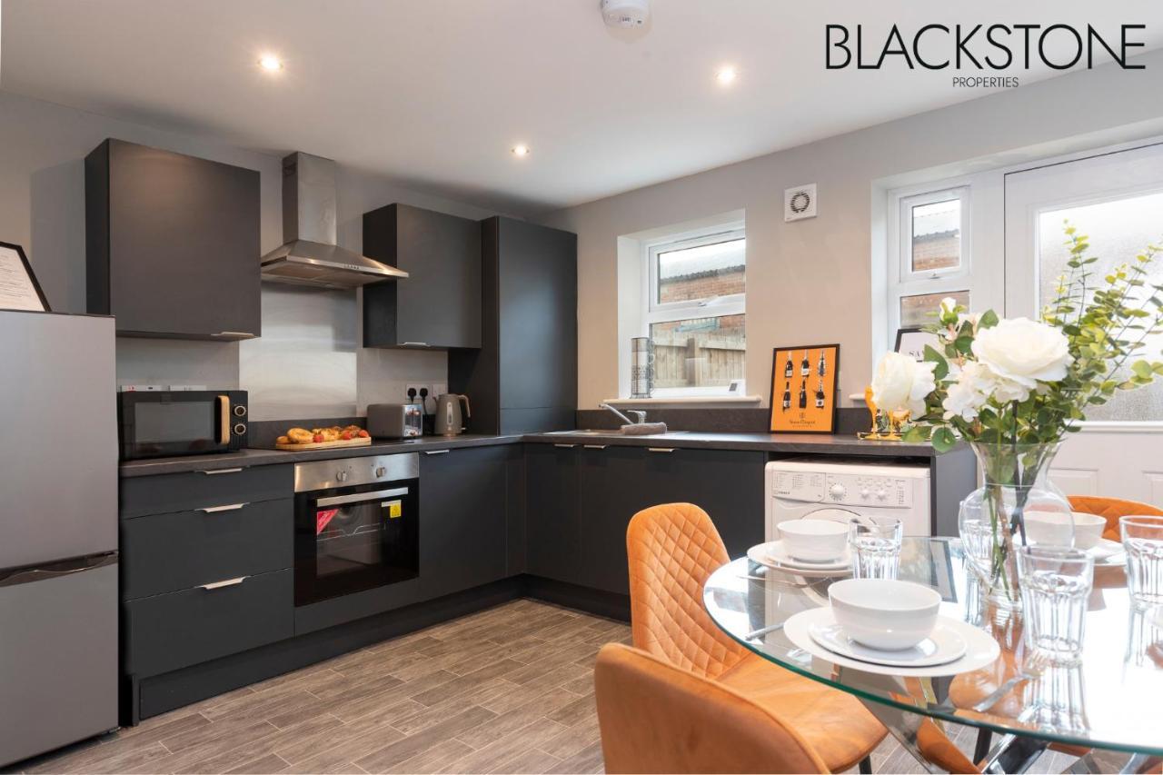 Champagne House - 4 Bed Property Plus 2 Sofa Beds By Bpne Darlington  Extérieur photo